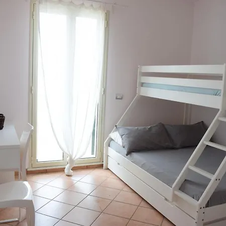 Sunshine Apartment *